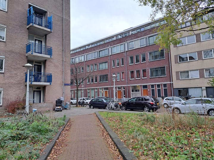 Photo 2 of Preangerstraat 11-D