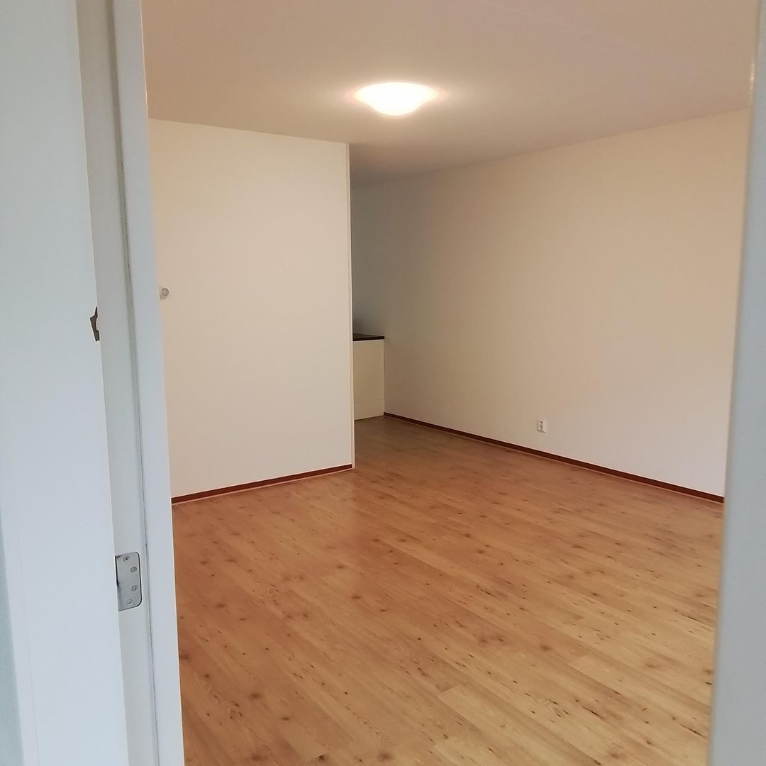 Photo 22 of Preangerstraat 11-D