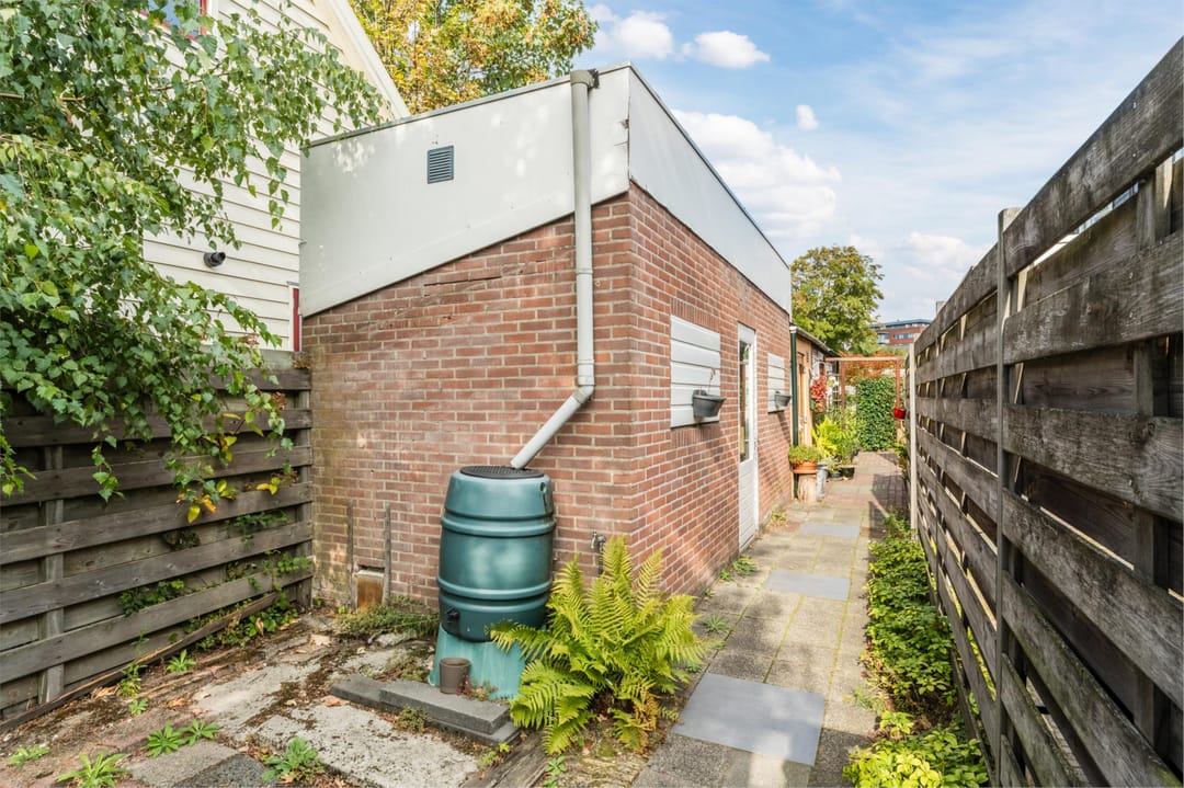 Move-in Ready 1930s Corner House with Modern Comfort by the IJssel — 55
