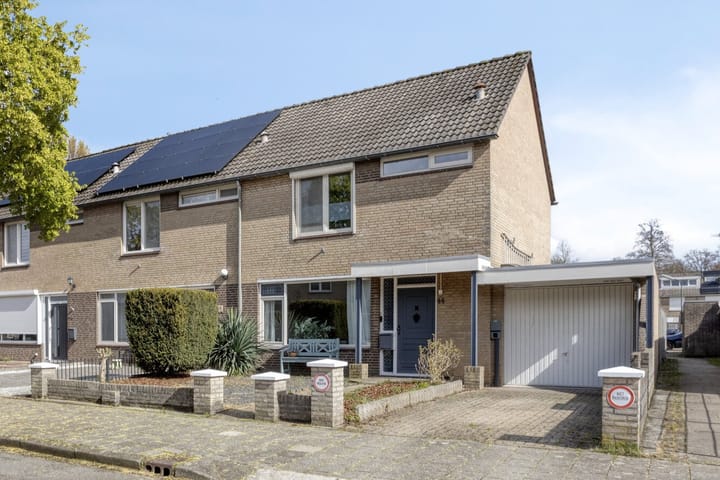 Photo 2 of Wolgastraat 44