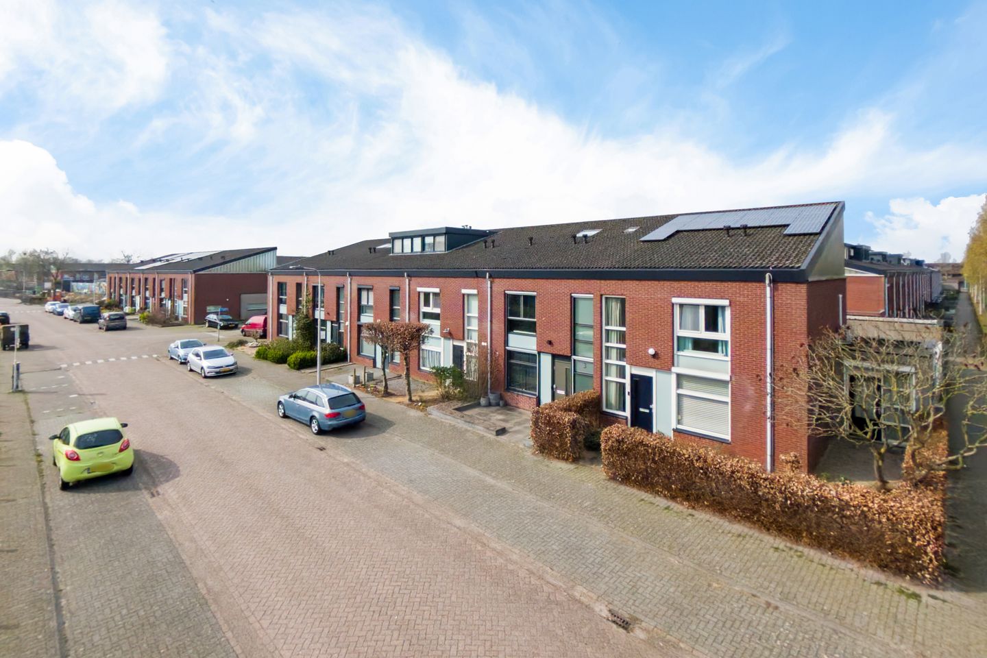 Energy-efficient spacious home with conservatory in popular Reeshof — 34