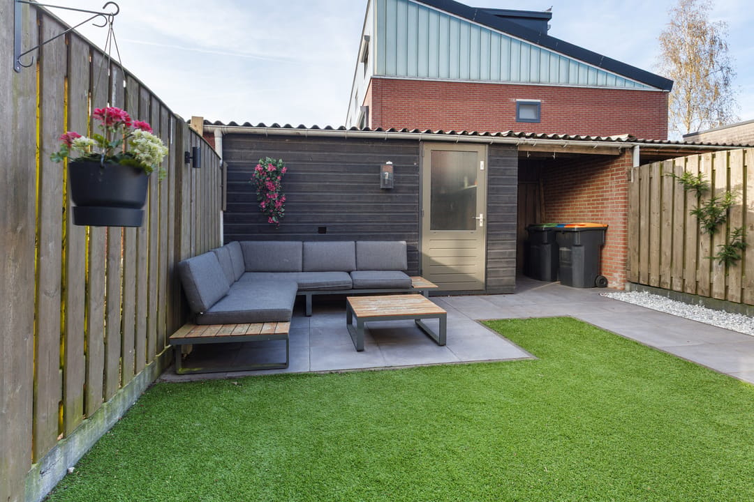 Energy-efficient spacious home with conservatory in popular Reeshof — 32