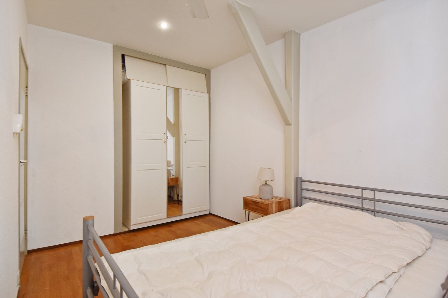 Characteristic upper apartment in Delft city center — 14