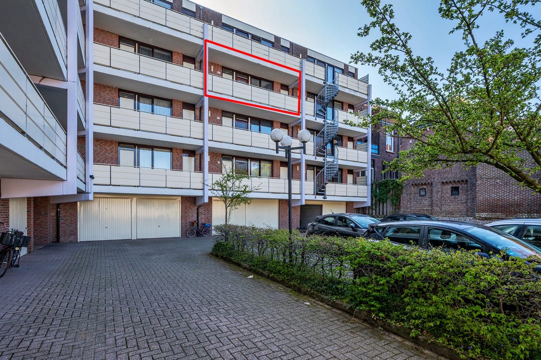 Renovated Apartment with Garage Near Venlo Center — 31