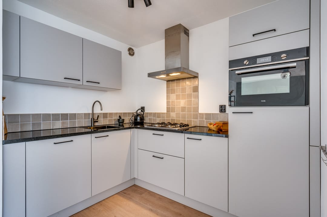 Renovated Apartment with Garage Near Venlo Center — 23