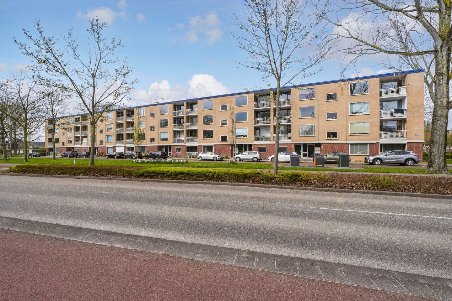 Move-in Ready 3-Room Apartment with Sunny Balconies and Green Views in Middelburg — 27