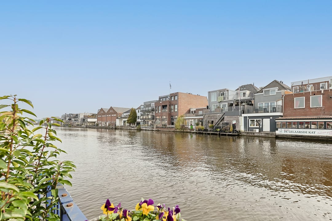Waterfront End House with Terrace Near Alphen Center — 46