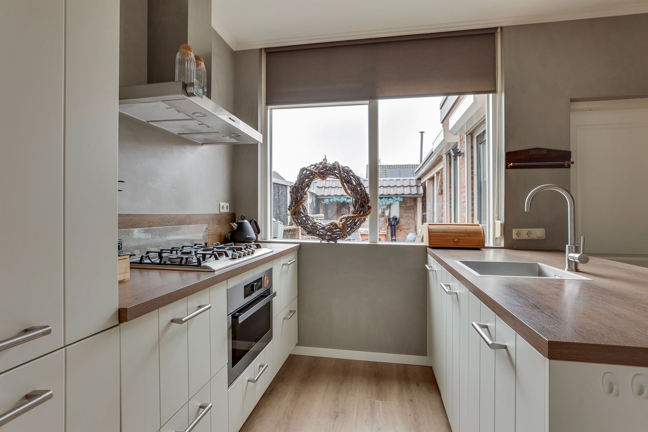 Photo 15 of Bloemstraat 13