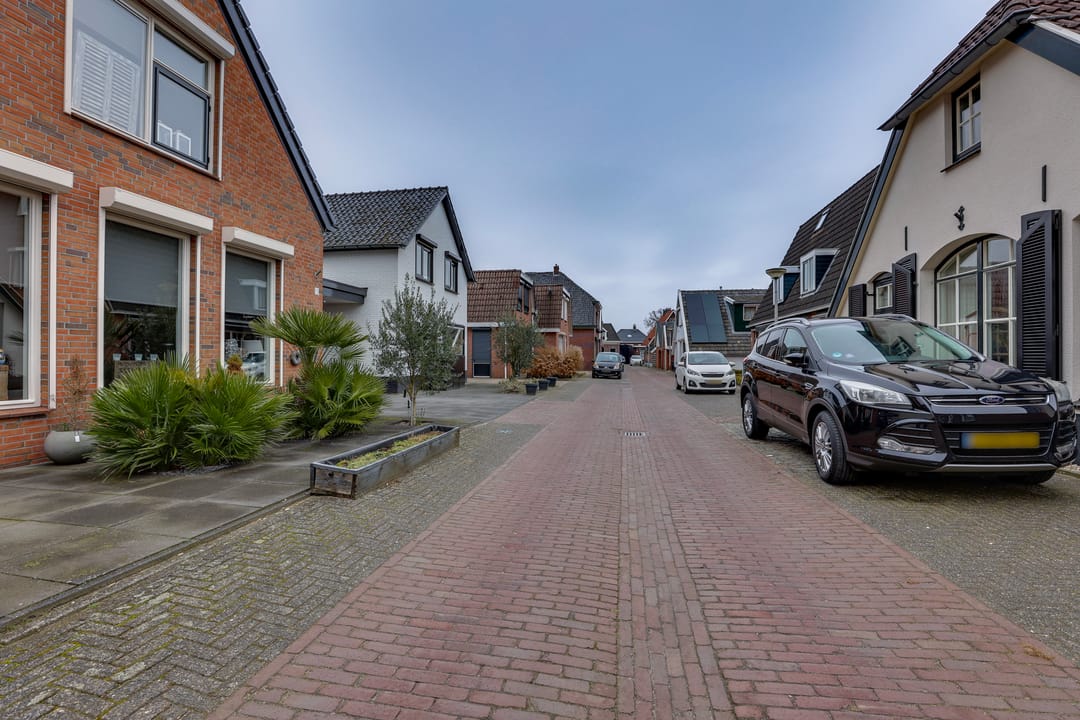 Photo 37 of Bloemstraat 13