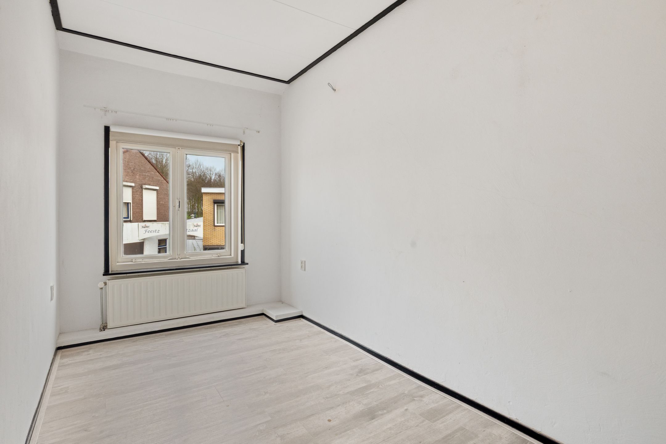 Starter Home with Three Bedrooms in Historic Hulst Center — 15