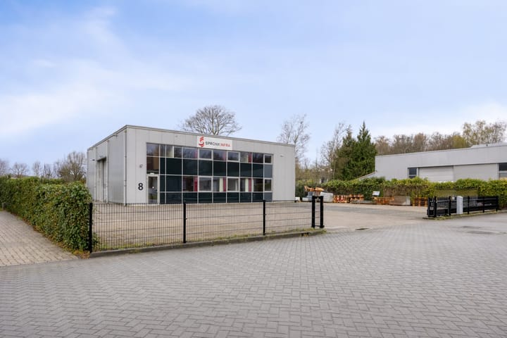 Broekerenk 8, 't Loo Oldebroek