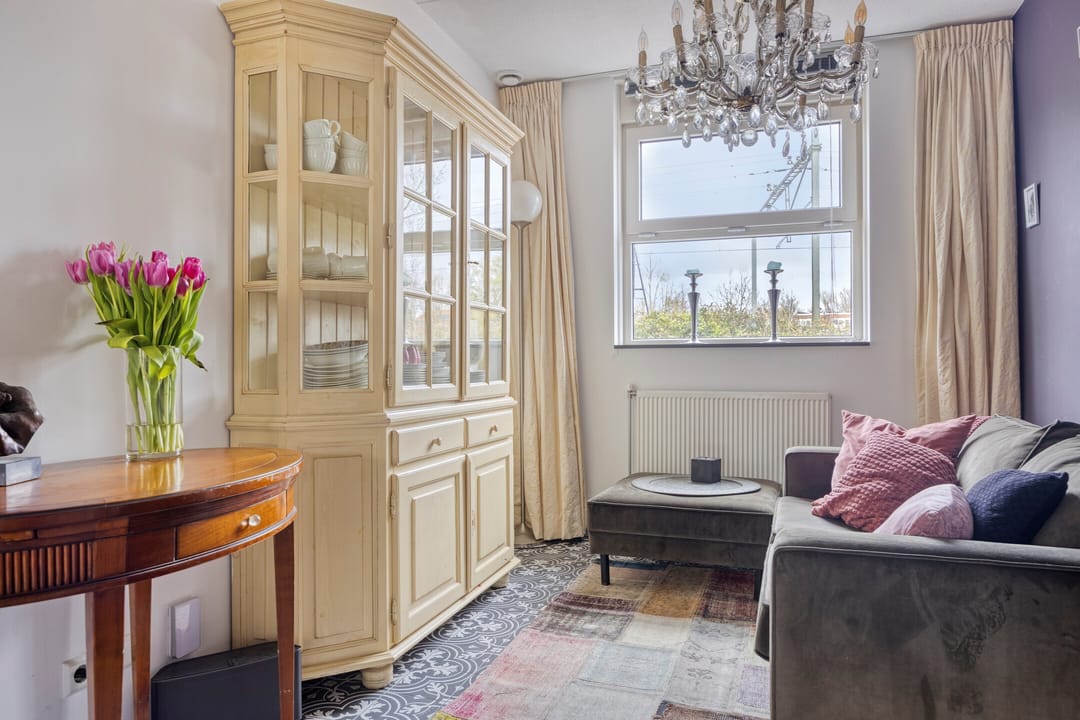 Spacious terraced home with sunny southwest garden in quiet Leiden neighborhood — 13