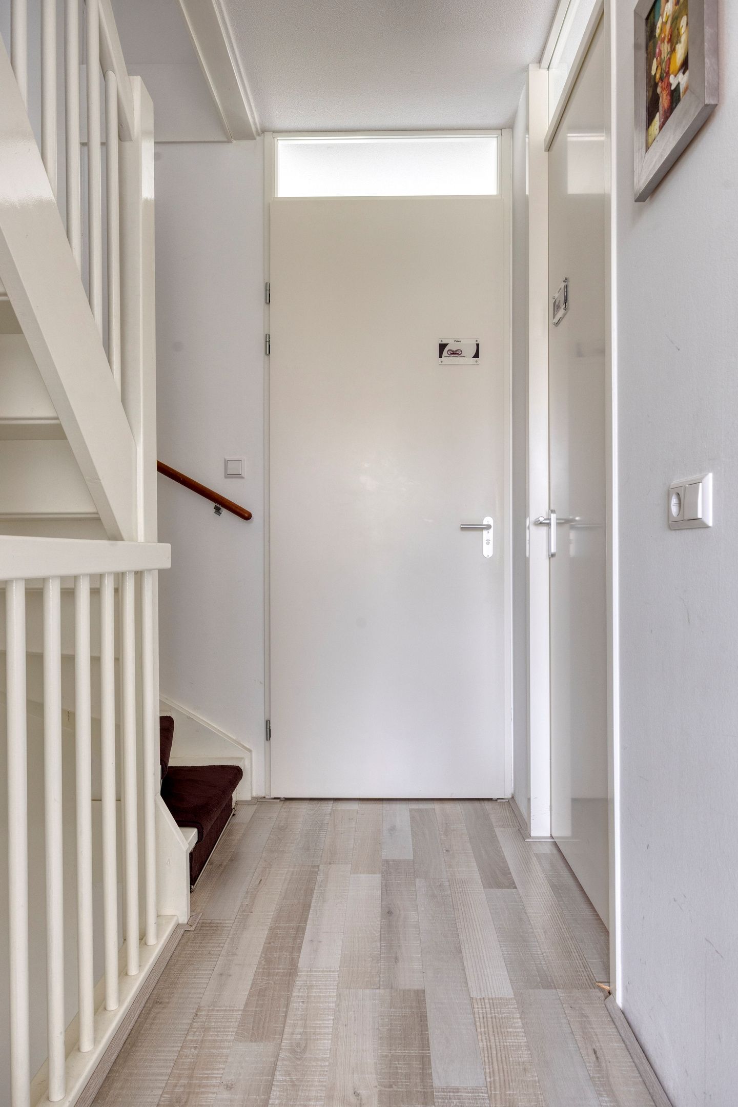 Spacious terraced home with sunny southwest garden in quiet Leiden neighborhood — 30