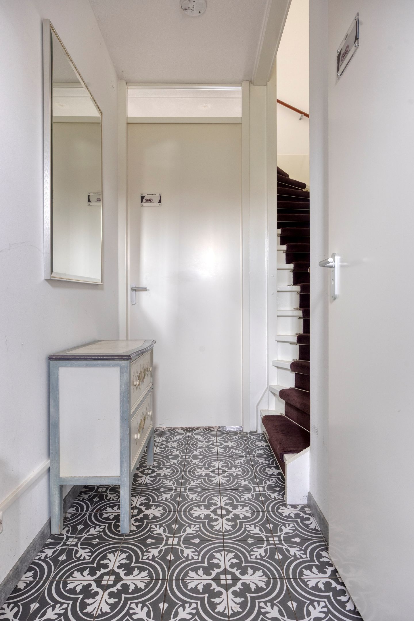 Spacious terraced home with sunny southwest garden in quiet Leiden neighborhood — 20
