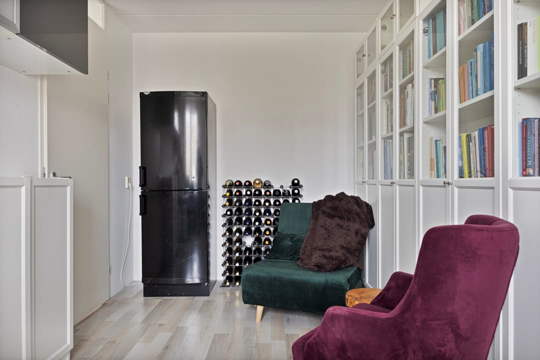 Spacious terraced home with sunny southwest garden in quiet Leiden neighborhood — 23