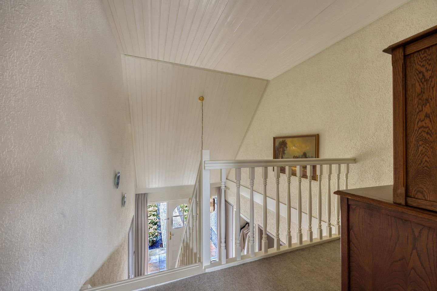 Spacious Freestanding Semi-Bungalow with 5 Bedrooms and Large Garden in Made — 33