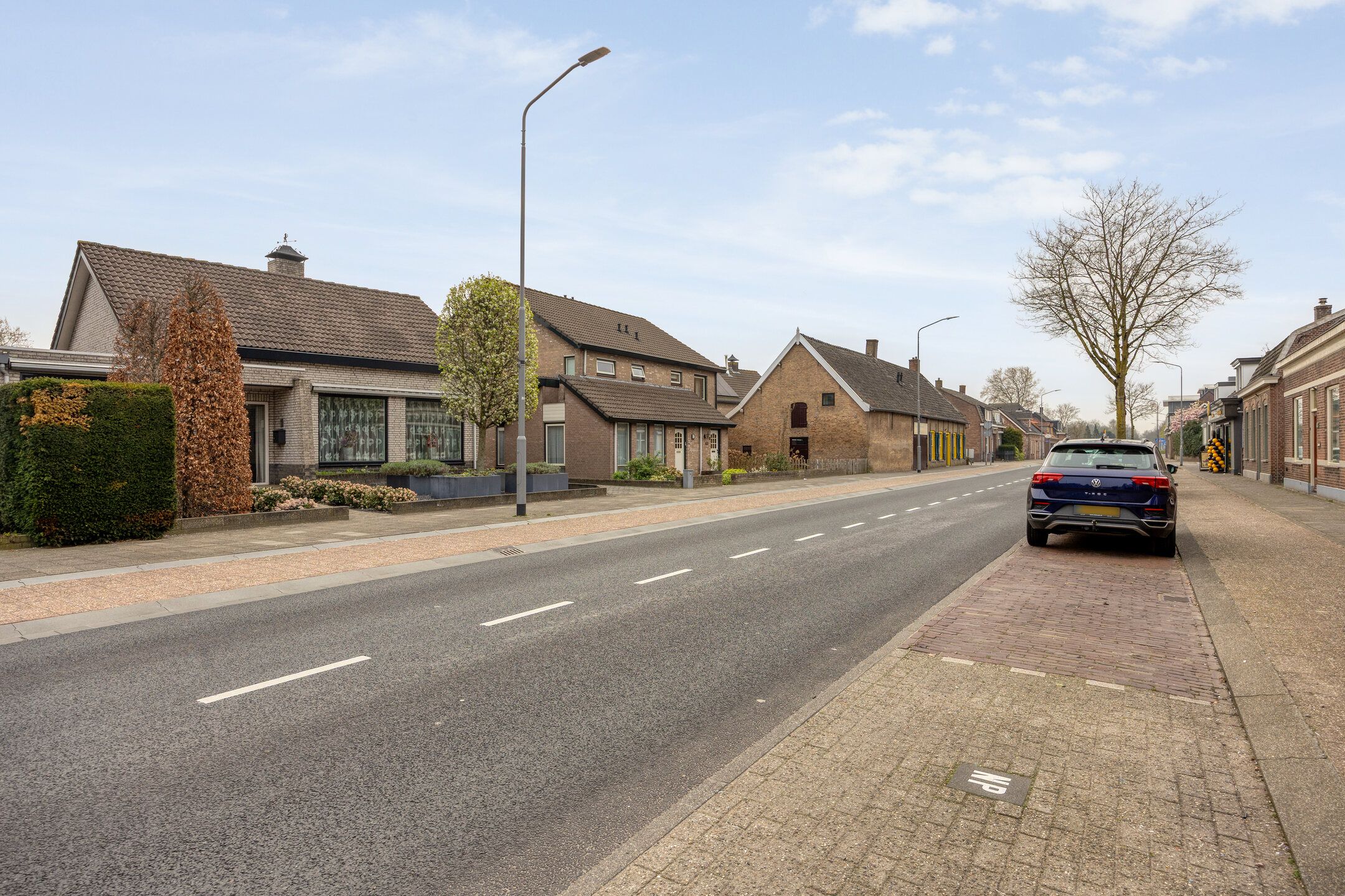 Spacious Freestanding Semi-Bungalow with 5 Bedrooms and Large Garden in Made — 57