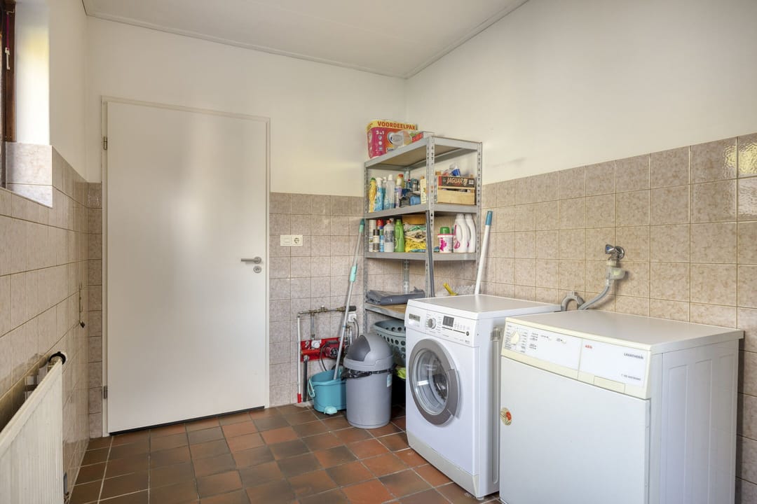Photo 8 of J.W. Schuurmanstraat 133
