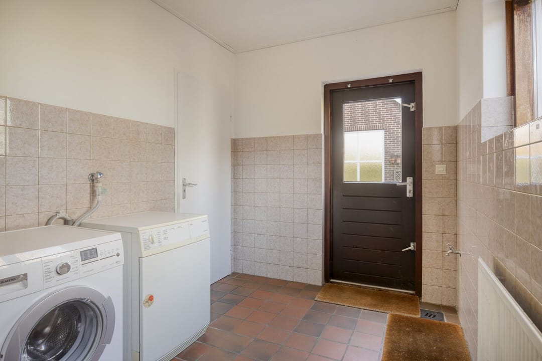 Photo 13 of J.W. Schuurmanstraat 133