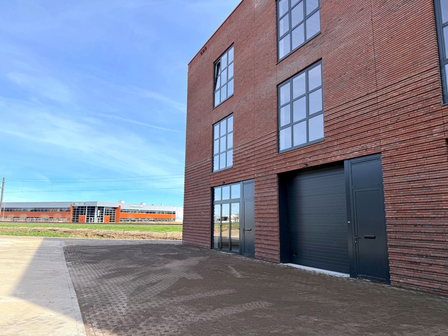 View photo 1 of Steur 63