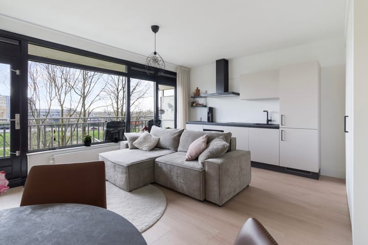 Photo 3 of Valeriusrondeel 52