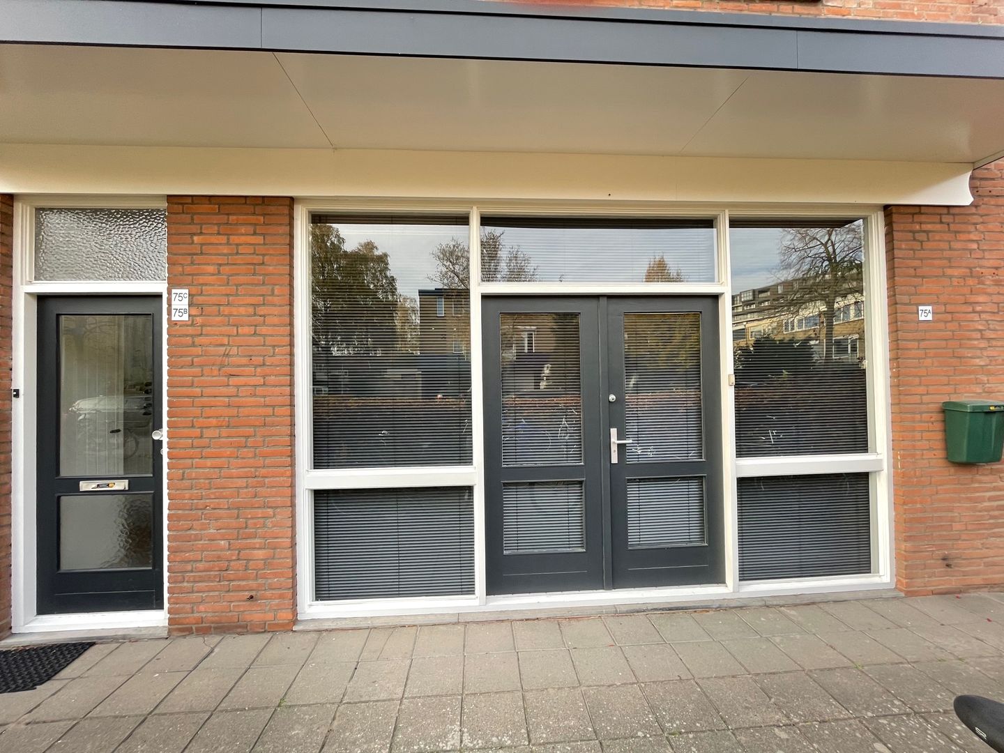 Bekijk foto 3 van Mathenessestraat 75