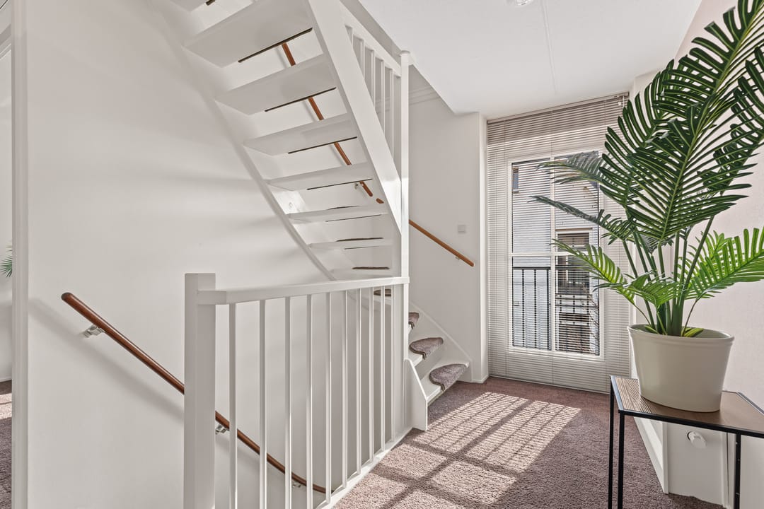 Modern Semi-Detached Villa in a Quiet, Child-Friendly Neighborhood — 32