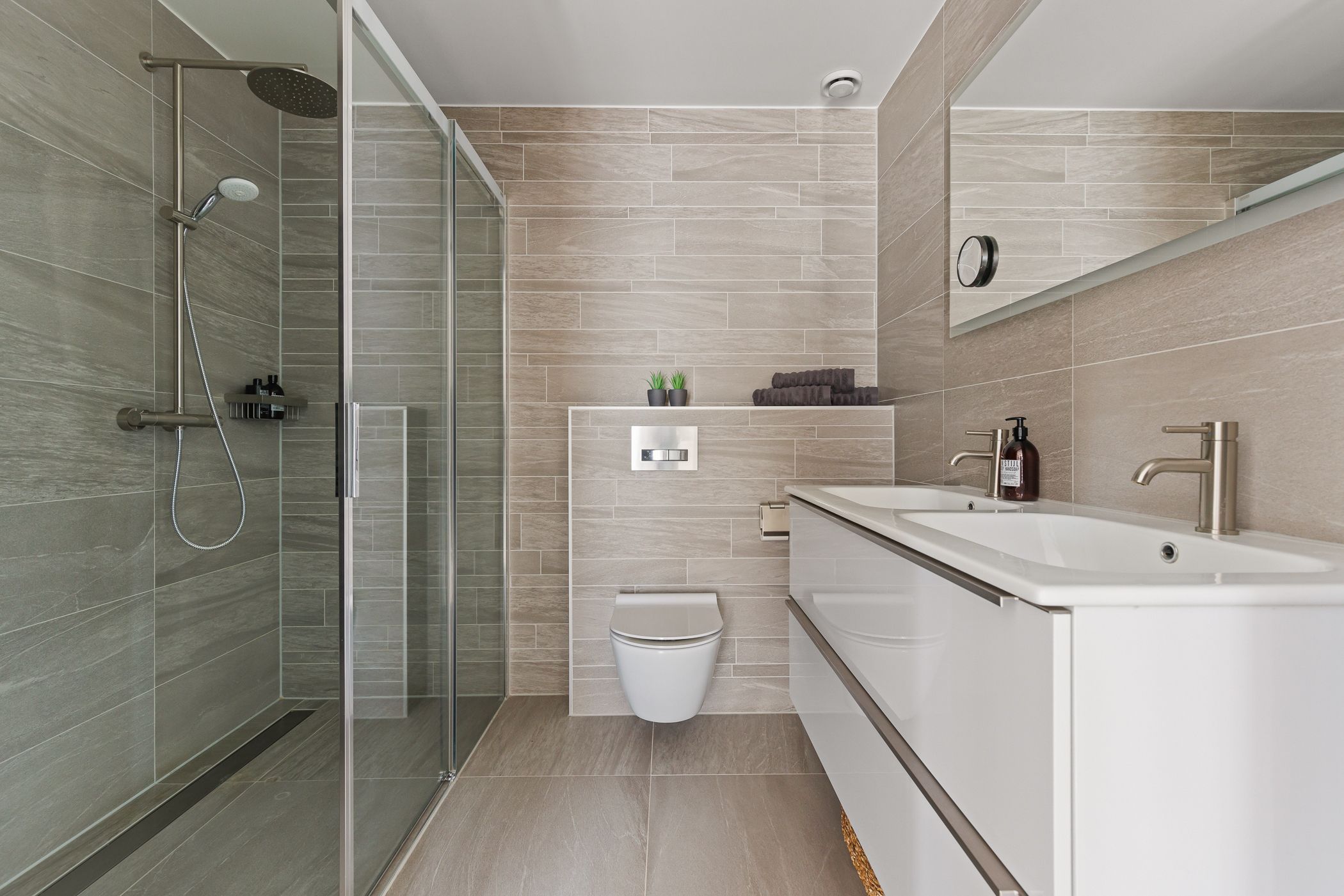 Modern Semi-Detached Villa in a Quiet, Child-Friendly Neighborhood — 39