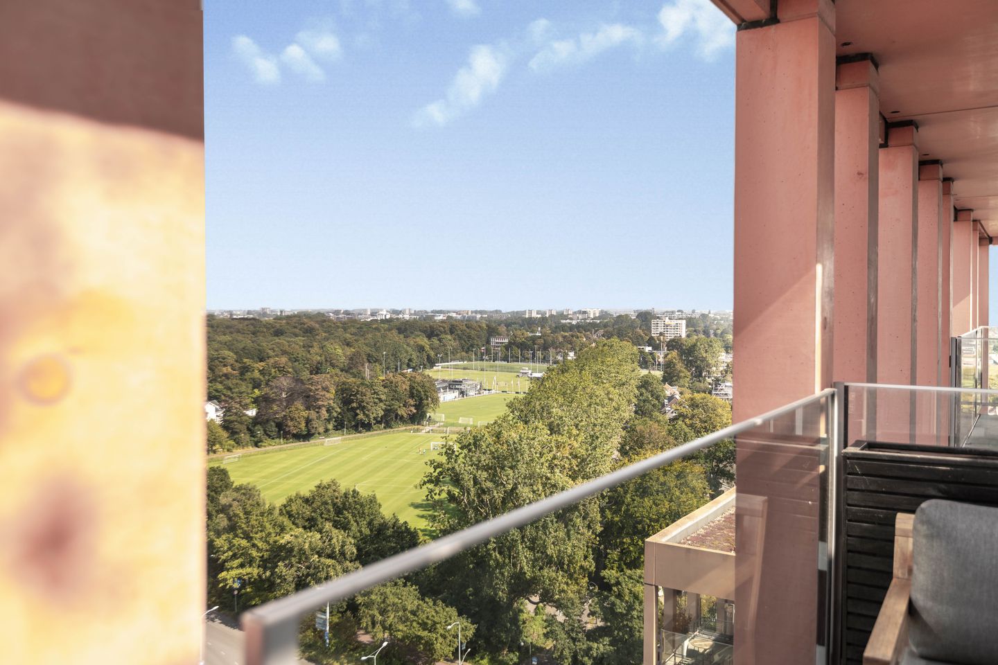 Luxurious Penthouse with Panoramic Views and Private Rooftop Terrace in Haarlem — 19