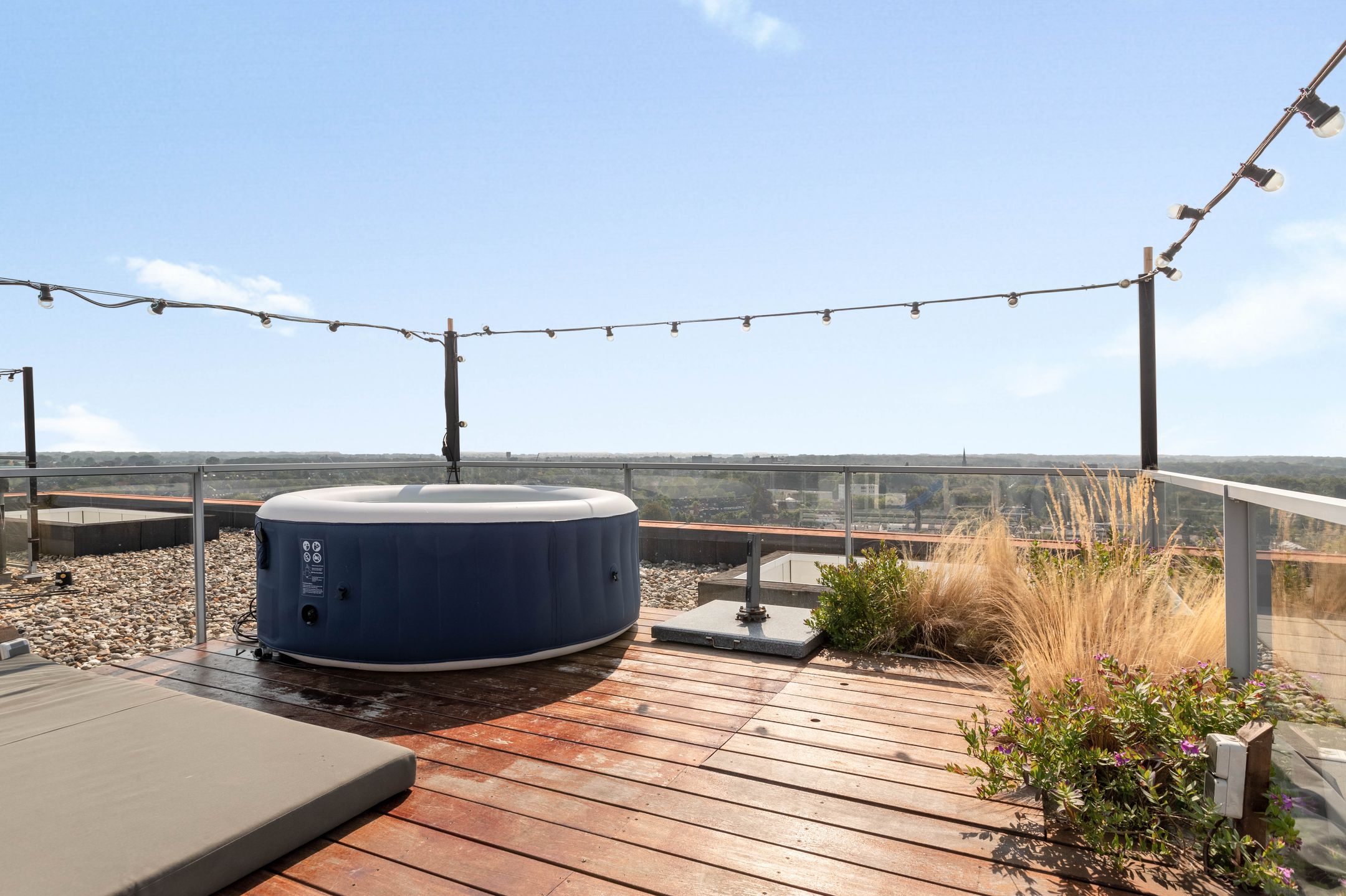 Luxurious Penthouse with Panoramic Views and Private Rooftop Terrace in Haarlem — 26