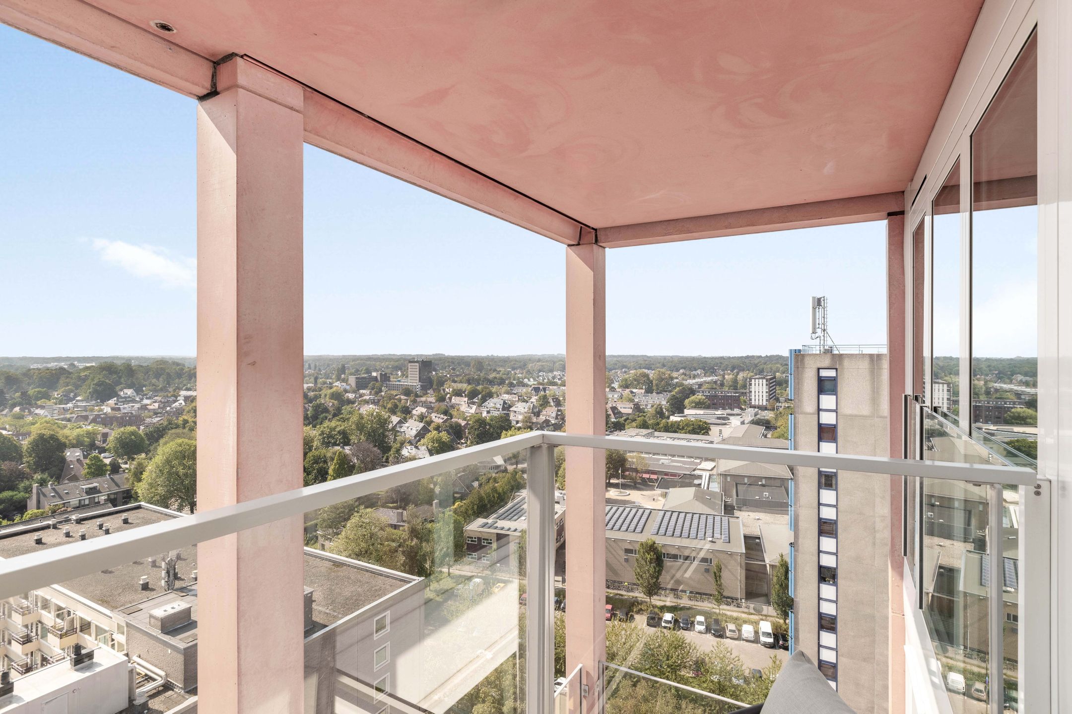 Luxurious Penthouse with Panoramic Views and Private Rooftop Terrace in Haarlem — 41