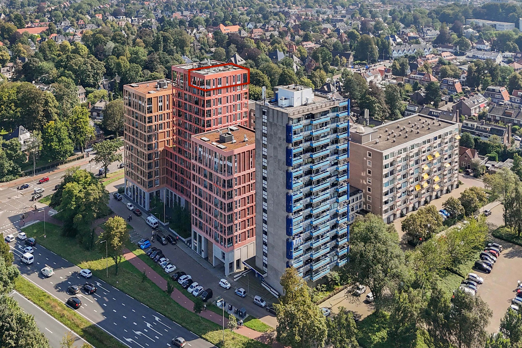 Luxurious Penthouse with Panoramic Views and Private Rooftop Terrace in Haarlem — 47
