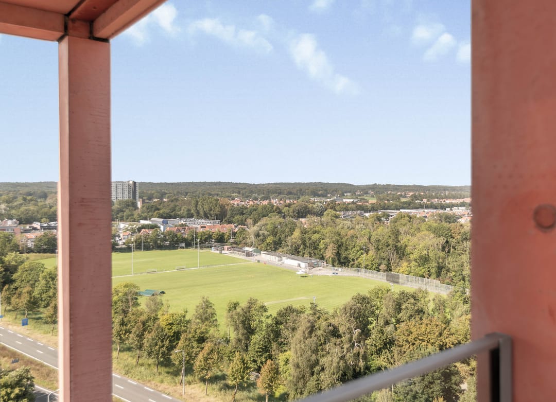 Luxurious Penthouse with Panoramic Views and Private Rooftop Terrace in Haarlem — 42