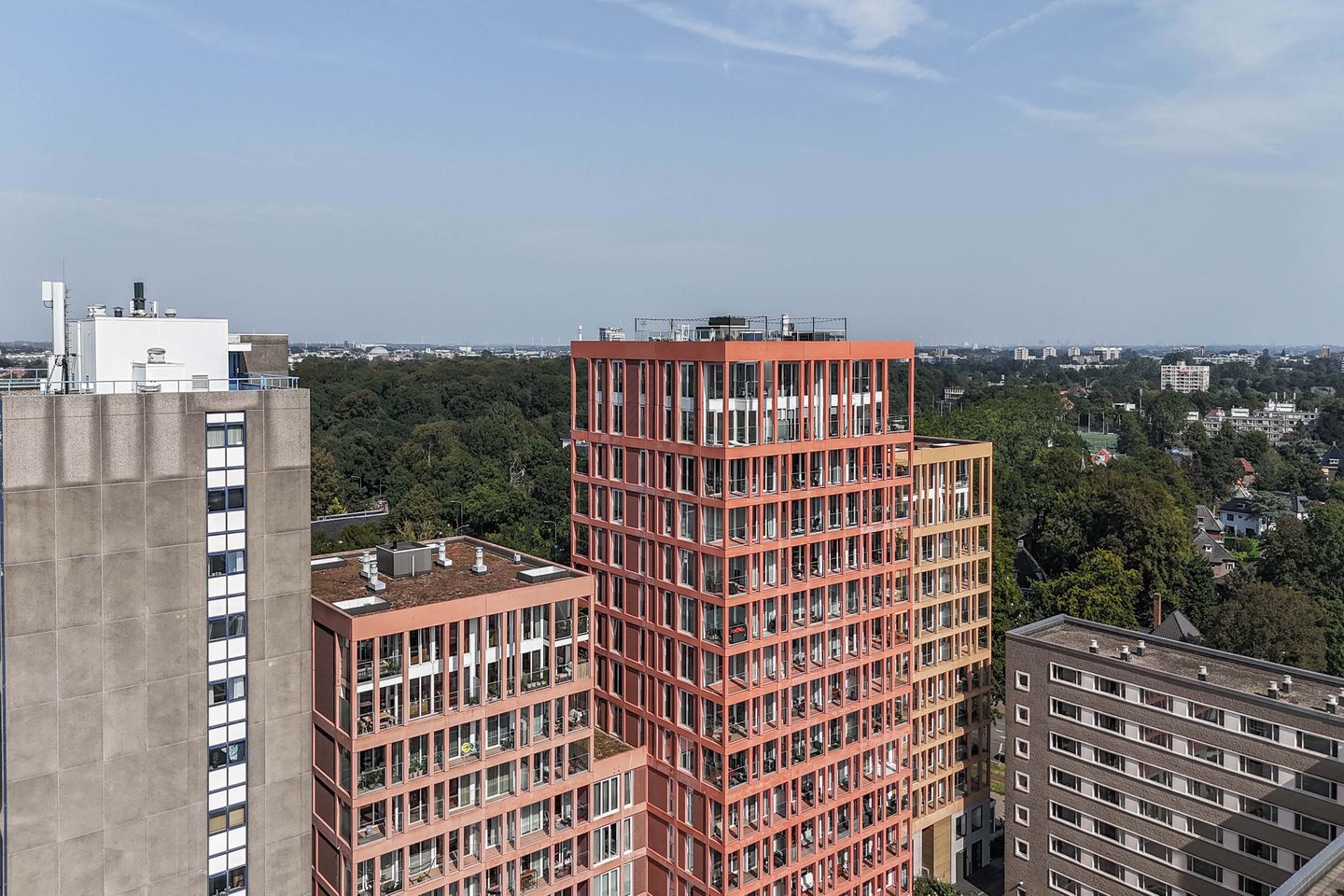 Luxurious Penthouse with Panoramic Views and Private Rooftop Terrace in Haarlem — 49