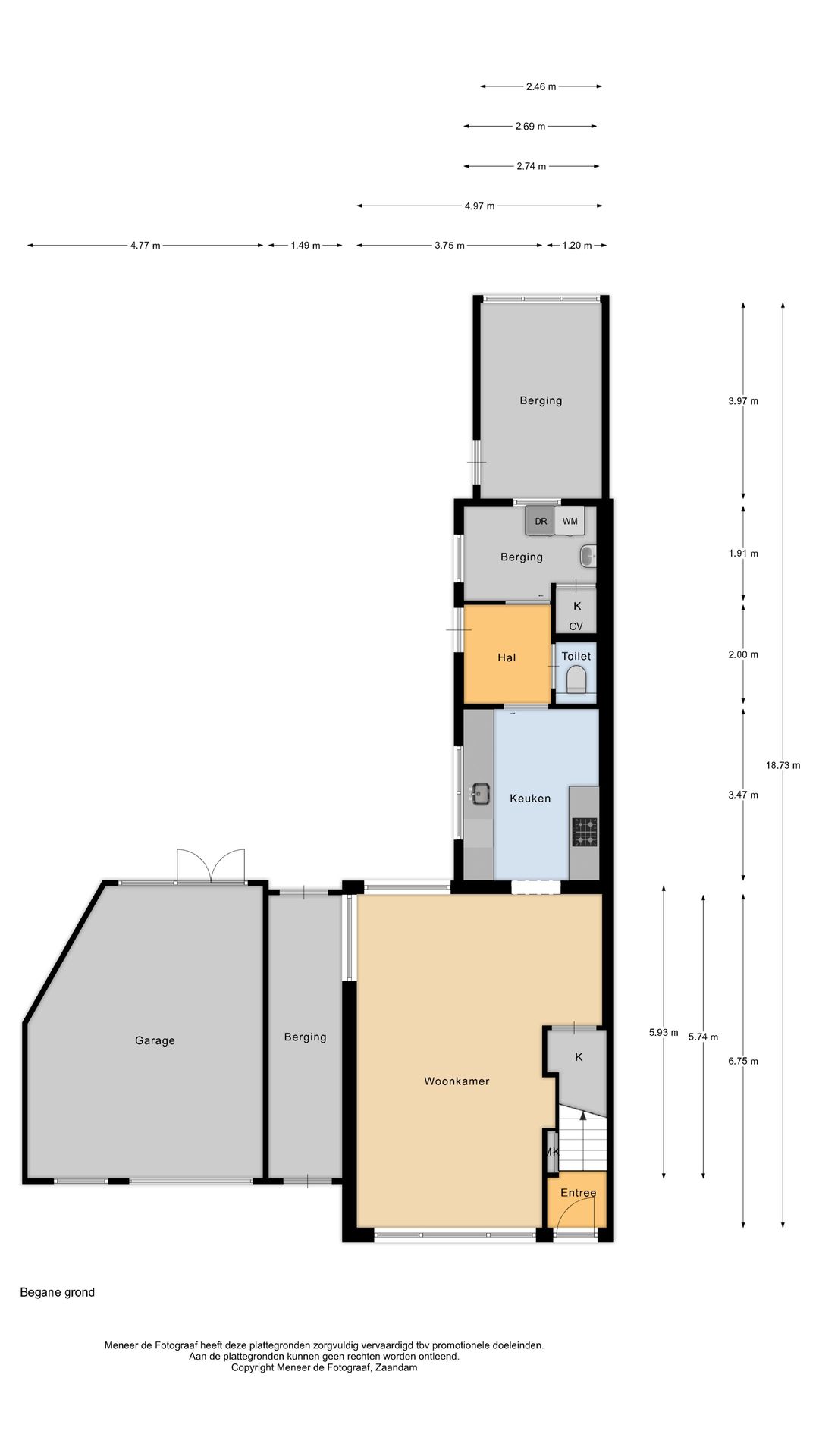 Semi-detached dike house with canal views, spacious garden and garage — 41