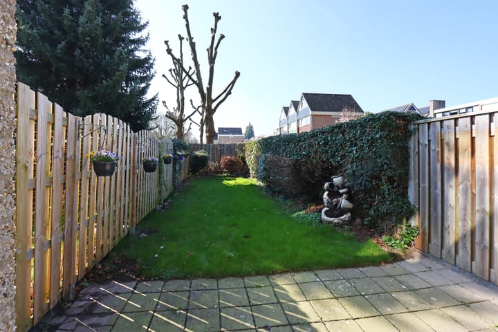 Photo 4 of van de Veldeweg 38