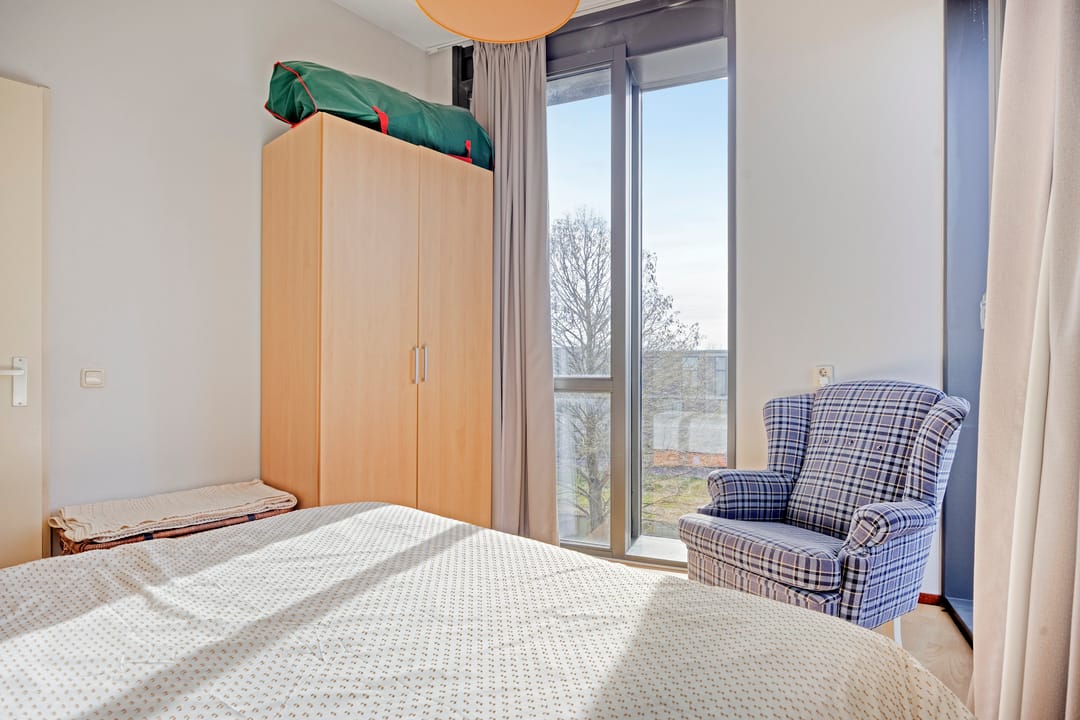 Spacious Detached Villa with Six Bedrooms and Dual Living Potential in Ypenburg — 23