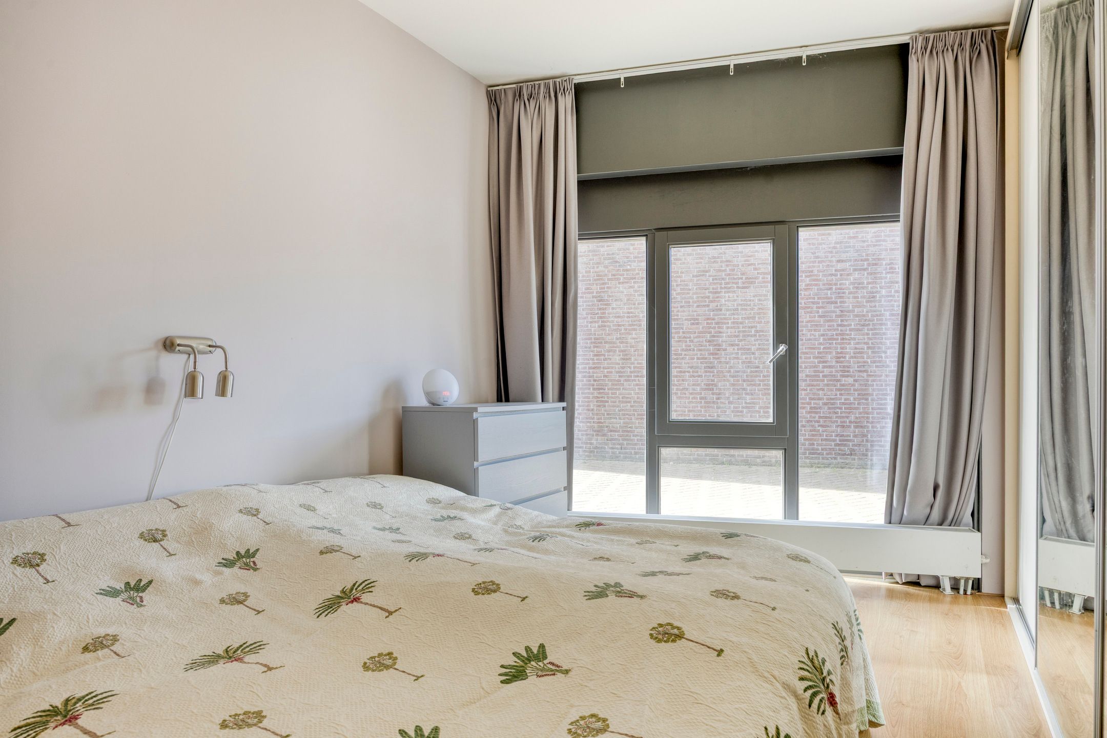 Spacious Detached Villa with Six Bedrooms and Dual Living Potential in Ypenburg — 33