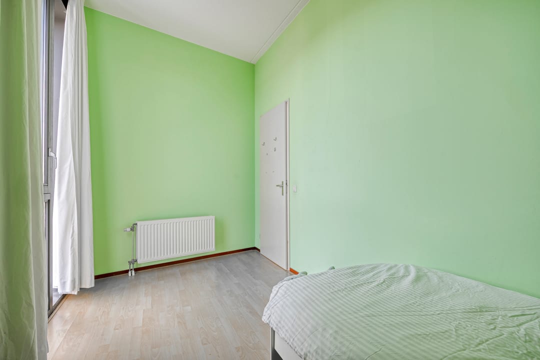 Spacious Detached Villa with Six Bedrooms and Dual Living Potential in Ypenburg — 28