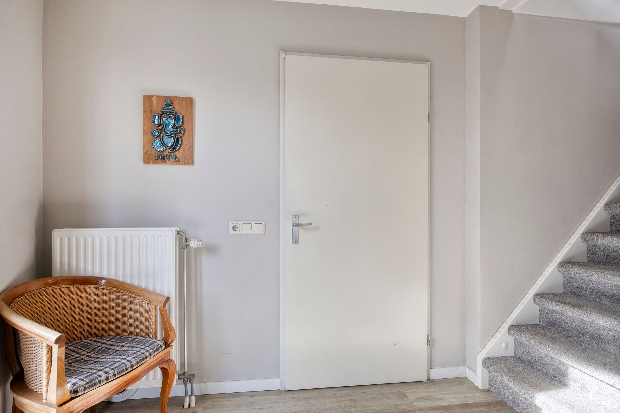 Spacious Detached Villa with Six Bedrooms and Dual Living Potential in Ypenburg — 30