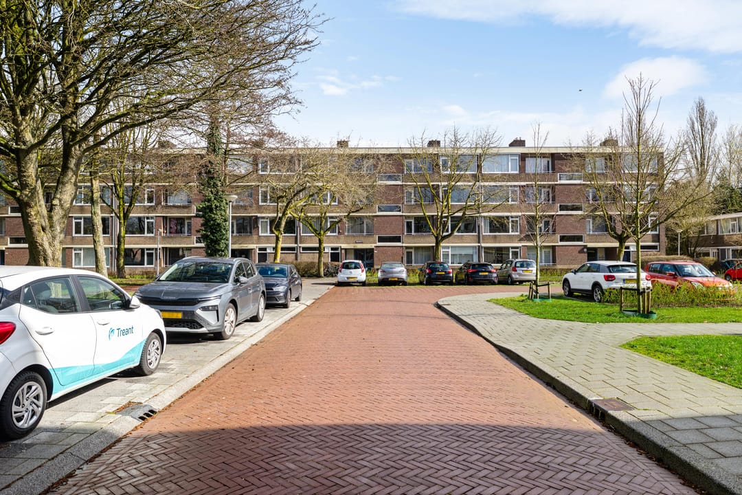 Ready-to-move-in apartment with two bedrooms in popular Selwerd — 21