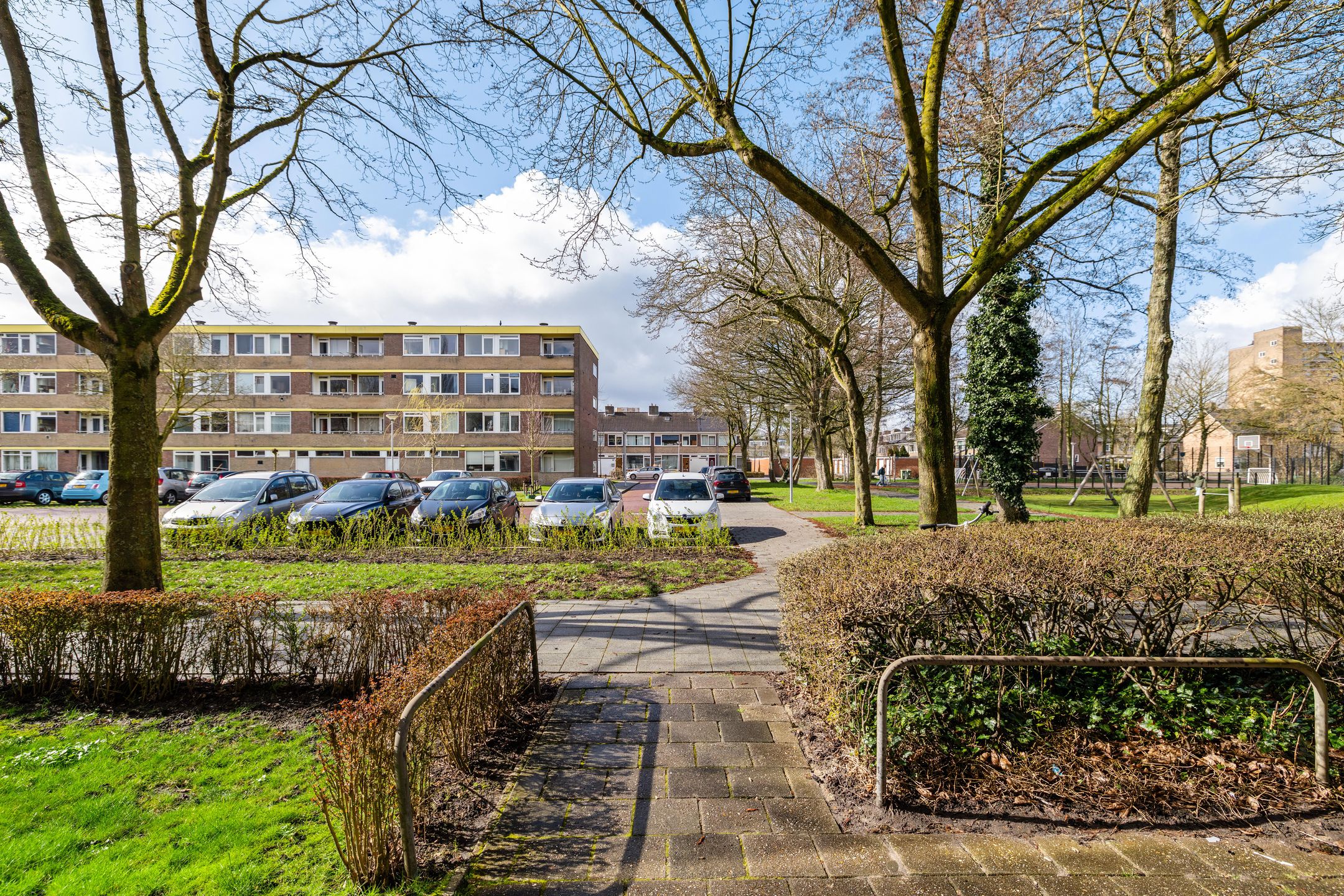 Ready-to-move-in apartment with two bedrooms in popular Selwerd — 22