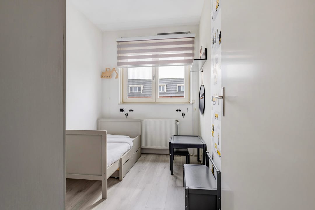 Modern family home in a quiet location in Pendrecht — 26