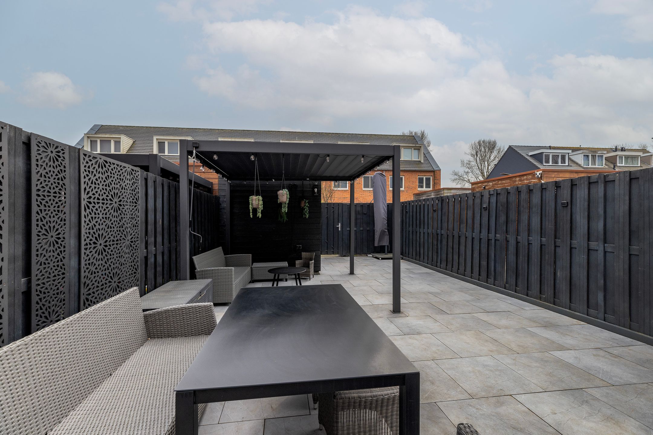 Modern family home in a quiet location in Pendrecht — 45