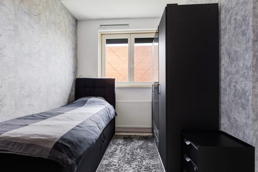 Modern family home in a quiet location in Pendrecht — 32