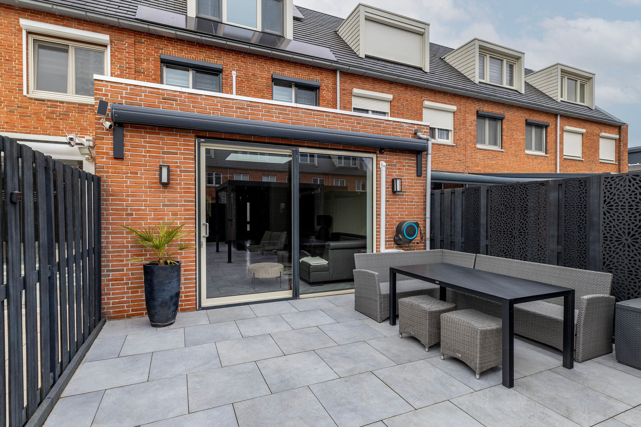 Modern family home in a quiet location in Pendrecht — 51