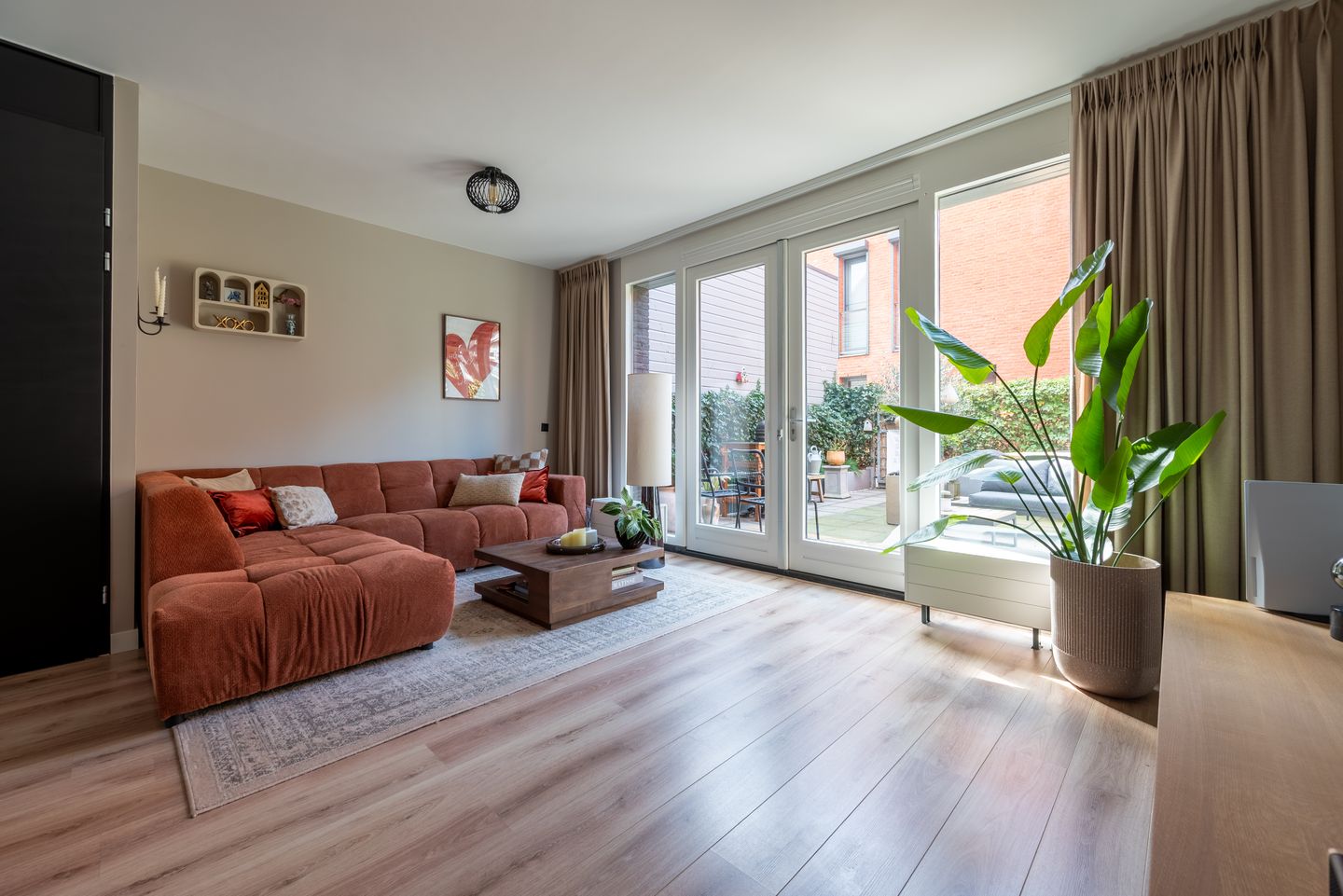 Photo 1 of Van Hoevestraat 15