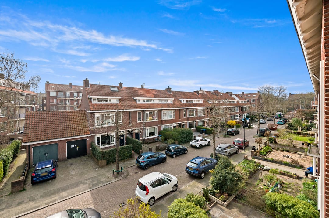 Spacious double upper apartment with multiple bedrooms near Oud-Rijswijk centre — 38
