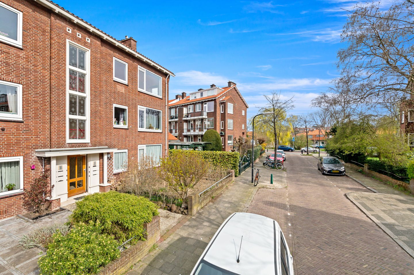 Spacious double upper apartment with multiple bedrooms near Oud-Rijswijk centre — 35