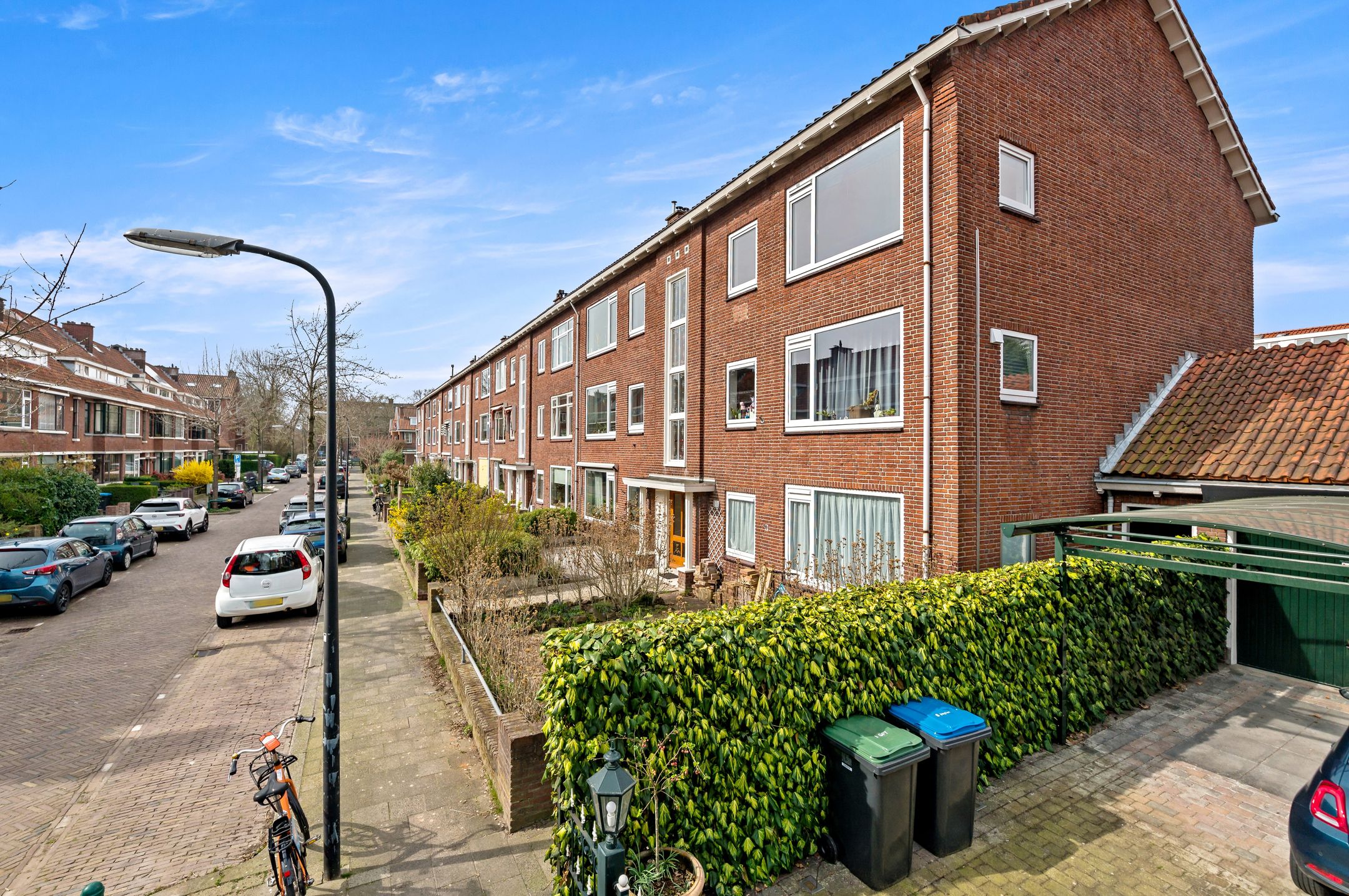 Spacious double upper apartment with multiple bedrooms near Oud-Rijswijk centre — 36
